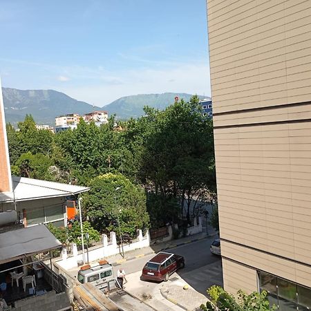 Royal 3 Hostel ティラナ エクステリア 写真